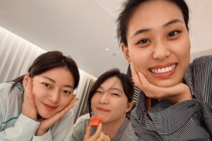 jiuyou游戏-四川女篮球员唐子婷晒近照:人像时刻 七夕快乐❤